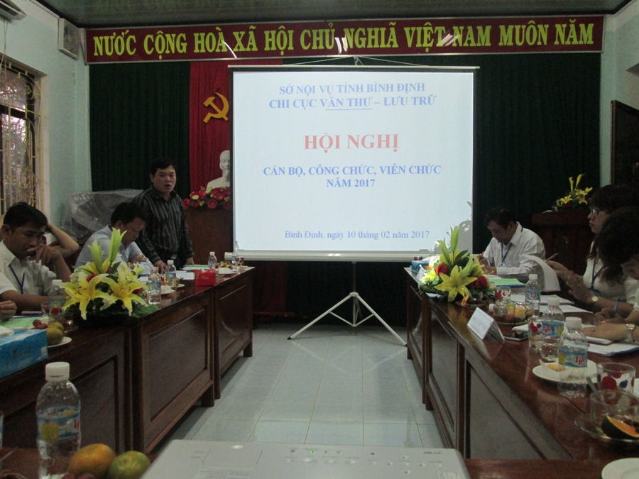 8_3 TỔ CHỨC HỘI NGHỊ CÁN BỘ, CÔNG CHỨC, VIÊN CHỨC NĂM 2017 CƠ QUAN CHI CỤC VĂN THƯ – LƯU TRỮ BÌNH ĐỊNH