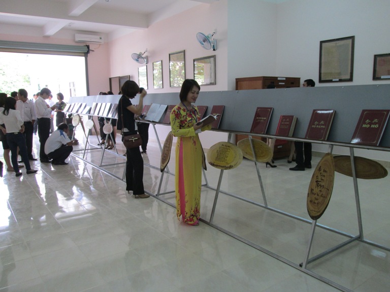 BÌNH ĐỊNH TỔ CHỨC TRƯNG BÀY, TRIỂN LÃM “SƯU TẦM TÀI LIỆU LƯU TRỮ QUÝ, HIẾM ”